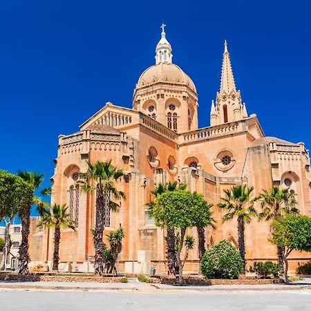 Luxury 2 Bedroom Penthouse - Pool - Close To Paceville Apartamento *