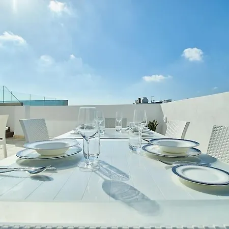Apartment Luxury 2 Bedroom Penthouse - Pool - Close To Paceville San Ġiljan