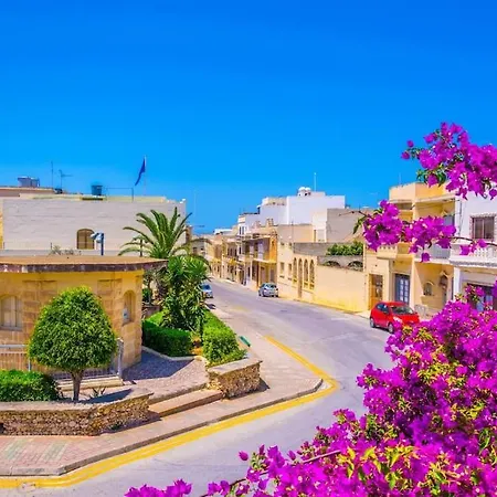 Luxury 2 Bedroom Penthouse - Pool - Close To Paceville Lägenhet