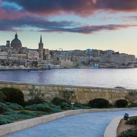 Luxury 2 Bedroom Penthouse - Pool - Close To Paceville Appartement San Ġiljan