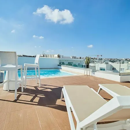 Luxury 2 Bedroom Penthouse - Pool - Close To Paceville