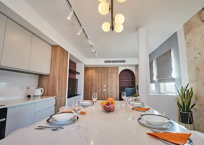 Luxury 2 Bedroom Penthouse - Pool - Close To Paceville *