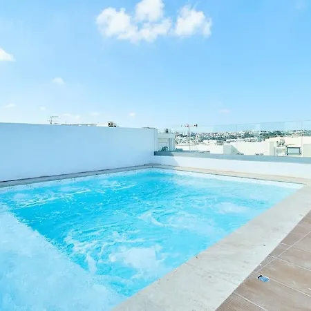 Luxury 2 Bedroom Penthouse - Pool - Close To Paceville Apartamento